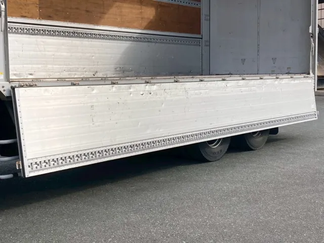 23|いすゞ ギガ QKG-CYL77AMの写真23