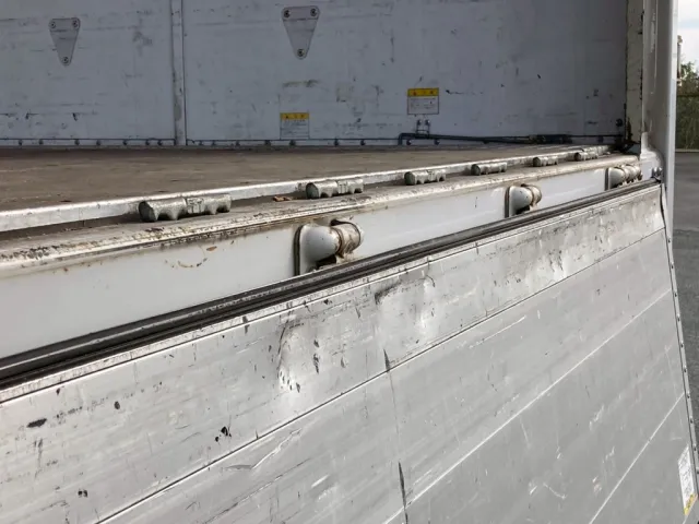 25|いすゞ ギガ QKG-CYL77AMの写真25