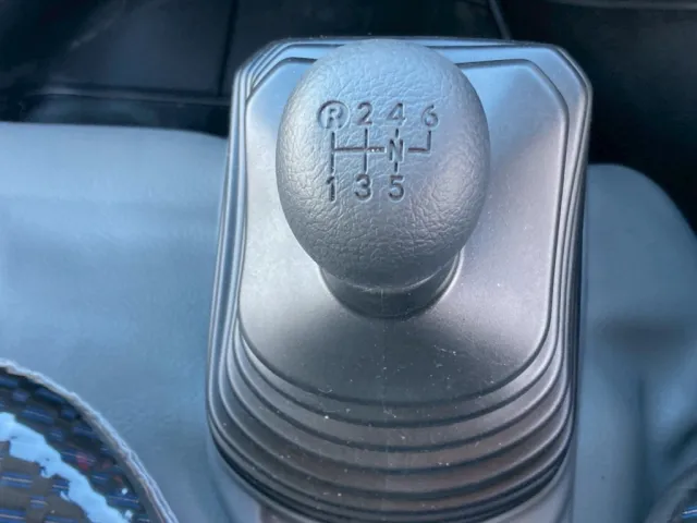 MT6速です。|日野 デュトロ 2KG-XZU655M(2WD)の写真16