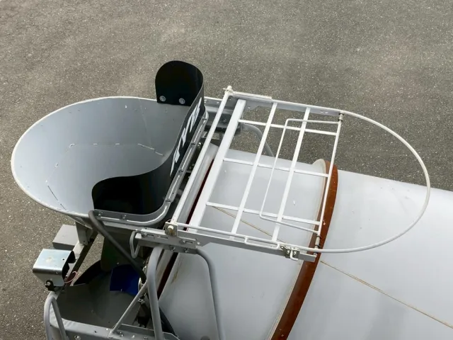 ホッパーカバーの開閉は手動式です。(ホッパーカバーは付いておりません)|三菱 ファイター 2KG-FK72F(2WD)の写真8