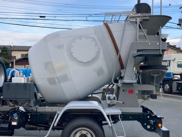 ドラムの外観状態です。(助手席側)|三菱 ファイター 2KG-FK72F(2WD)の写真16