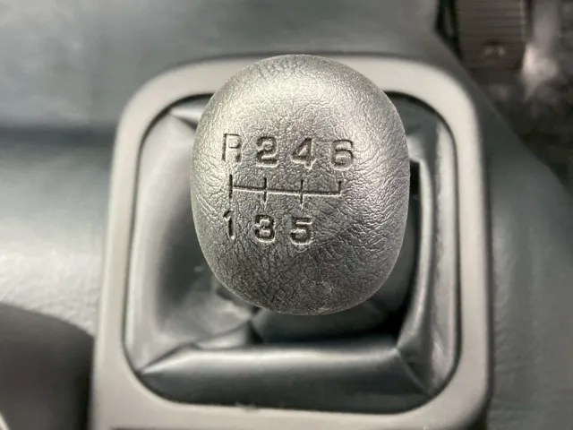 MT6速です。|三菱 ファイター 2KG-FK72F(2WD)の写真27