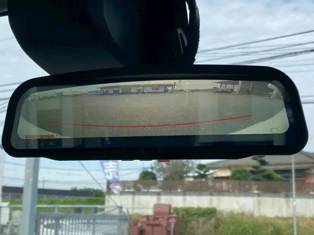 液晶バックモニター付きです。(走行時はルームミラーに戻ります)|日野 デュトロ 2KG-XZU712M(2WD)の写真17
