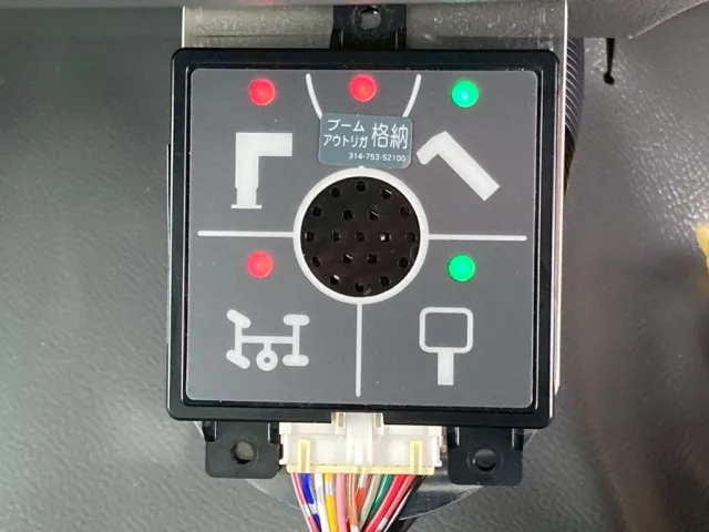 車内に警報ブザーが付いています。|日野 デュトロ 2KG-XZU712M(2WD)の写真18