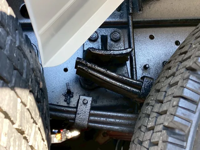 スプリング廻りの状態|いすゞ フォワード SKG-FRR90S2の写真5