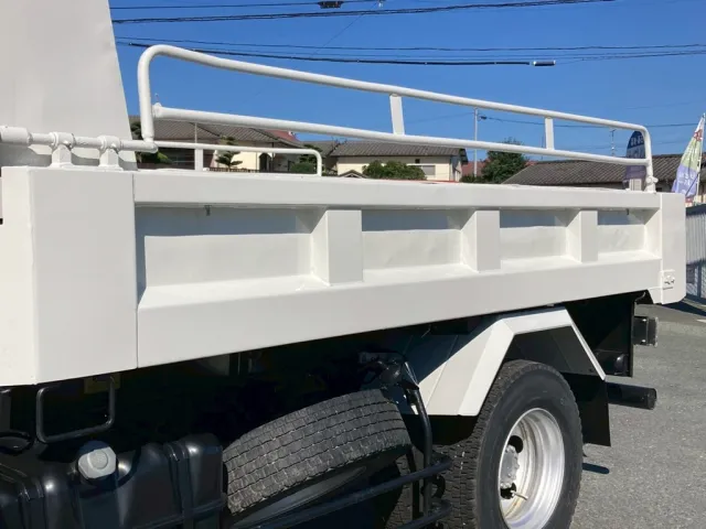 凹凸の状態|いすゞ フォワード SKG-FRR90S2の写真18