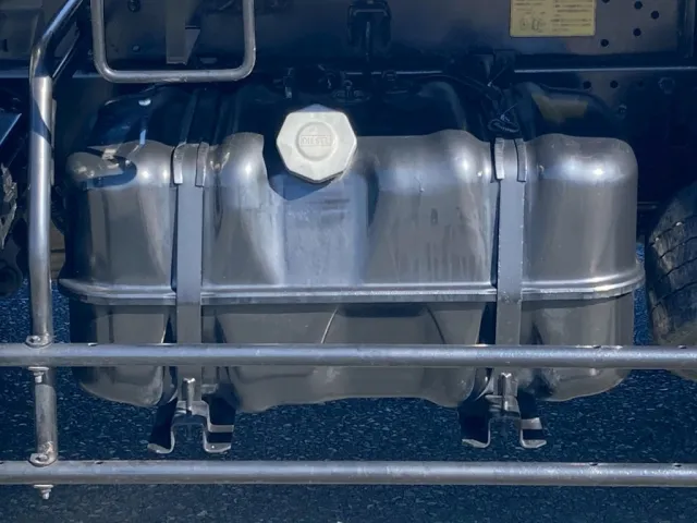 燃料タンクは100Lです|いすゞ フォワード SKG-FRR90S2の写真24