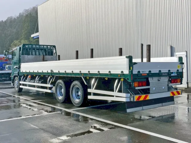 いすゞ ギガ QKG-CYL77Bの写真6