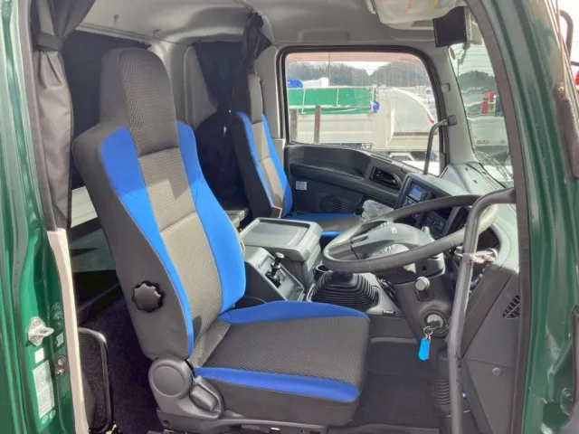 いすゞ ギガ QKG-CYL77Bの写真14