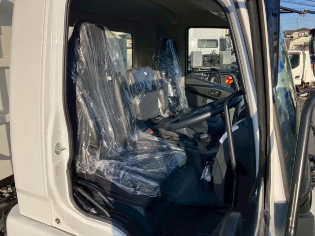 室内|三菱 ファイター 2KG-FK72F(2WD)の写真6