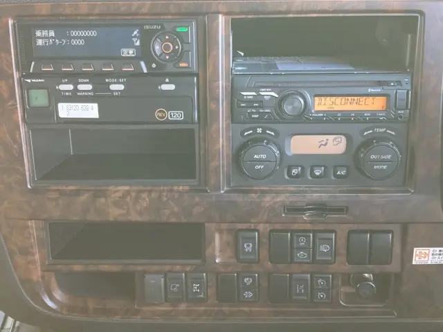 インパネ廻り|いすゞ ギガ 2PG-EXD52CEの写真25