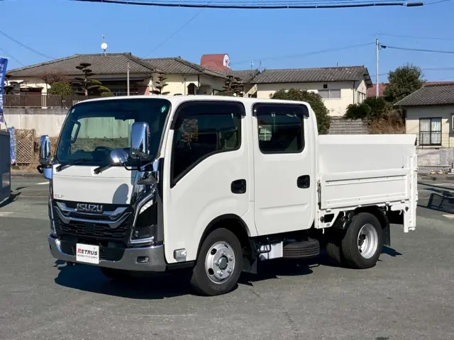 フロント周り、メッキパーツで飾っています。|いすゞ エルフ 2RG-NJR88AF(2WD)の写真1