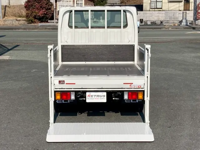 いすゞ エルフ 2RG-NJR88AF(2WD)の写真9
