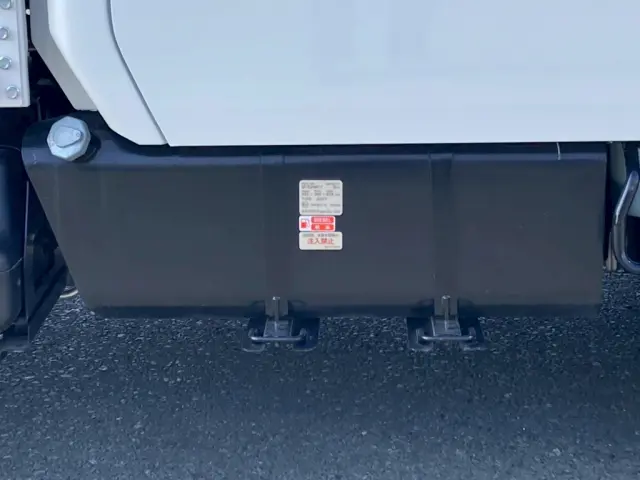 燃料タンクは50Lです。|いすゞ エルフ 2RG-NJR88AF(2WD)の写真20