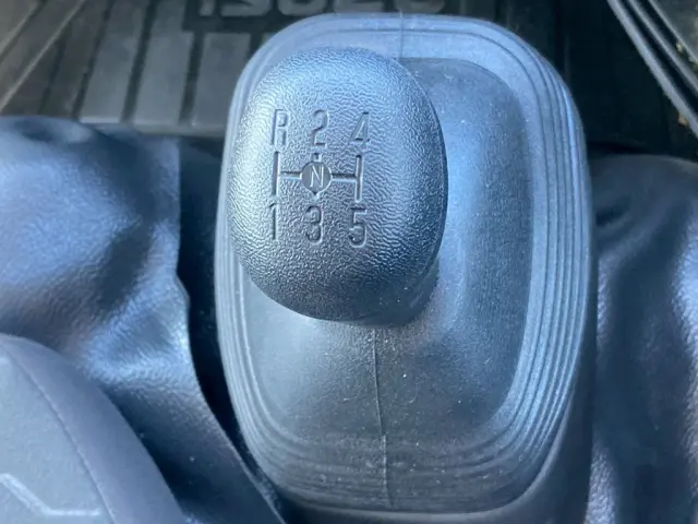 MT5速です。|いすゞ エルフ 2RG-NJR88AF(2WD)の写真23