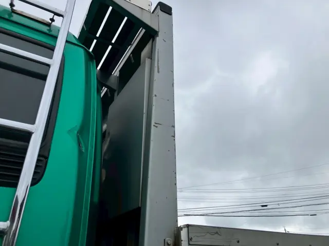 32|いすゞ ギガ QKG-CYM77Aの写真32