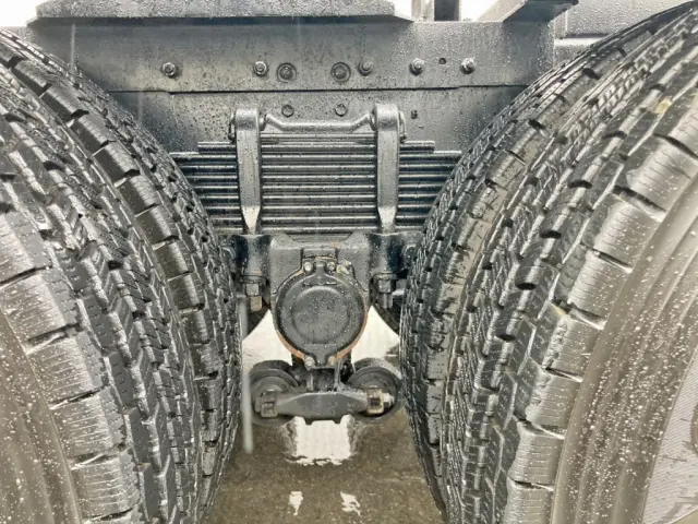 リーフサスです。|いすゞ ギガ 2DG-EXZ52CK(6x4)の写真9