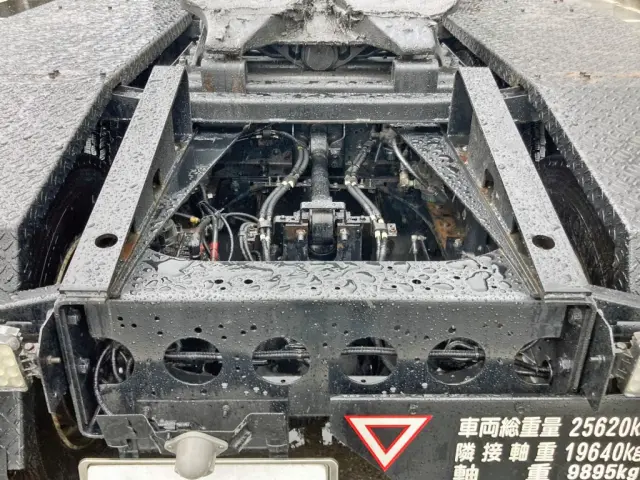 いすゞ ギガ 2DG-EXZ52CK(6x4)の写真13