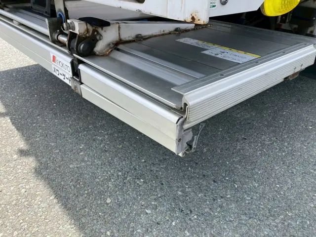 35|三菱 ファイター 2KG-FK65F(2WD)の写真35