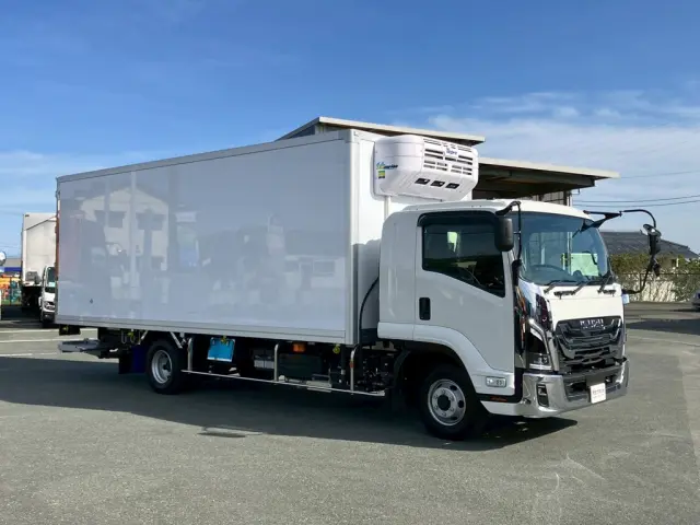 いすゞ フォワード 2PG-FRR90T4(2WD)の写真2