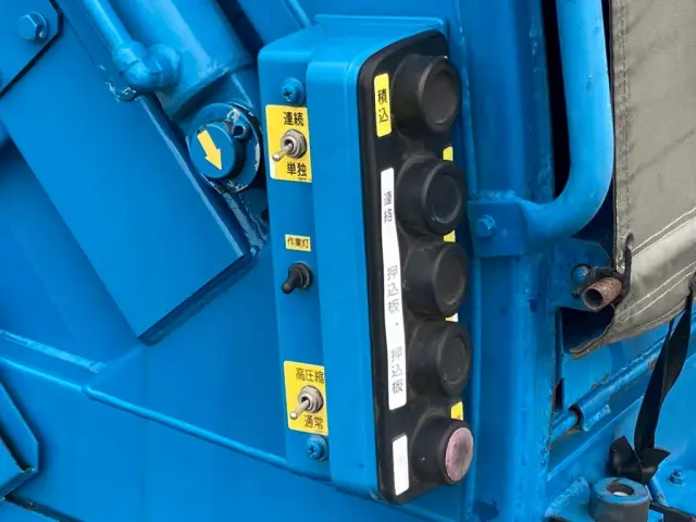 16|いすゞ エルフ TPG-NKR85N(2WD)の写真16