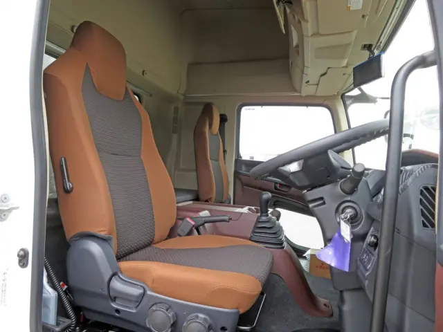 ハイルーフキャビンです。|日野 レンジャー 2PG-FD2ABG(2WD)の写真6