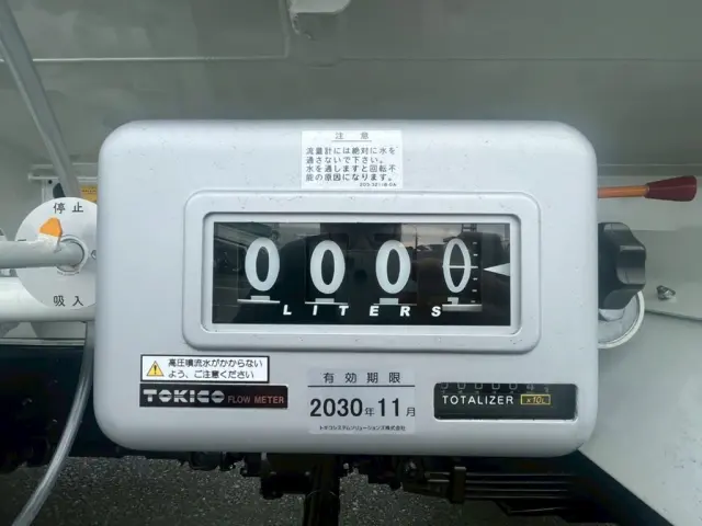 アナログ流量計です。|三菱 キャンター 2RG-FEAV0(2WD)の写真18