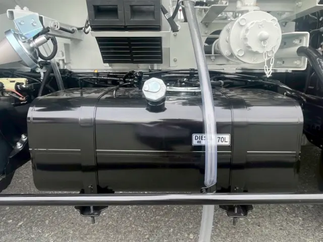 燃料タンクは70Lです。|三菱 キャンター 2RG-FEAV0(2WD)の写真25
