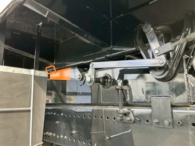 シャーシとネタの状態です。|日野 プロフィア 2DG-FS1AHEの写真6