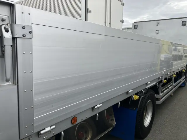 運転席側アオリ後方に看板跡があります。|日野 レンジャー 2PG-FD2ABG(2WD)の写真21