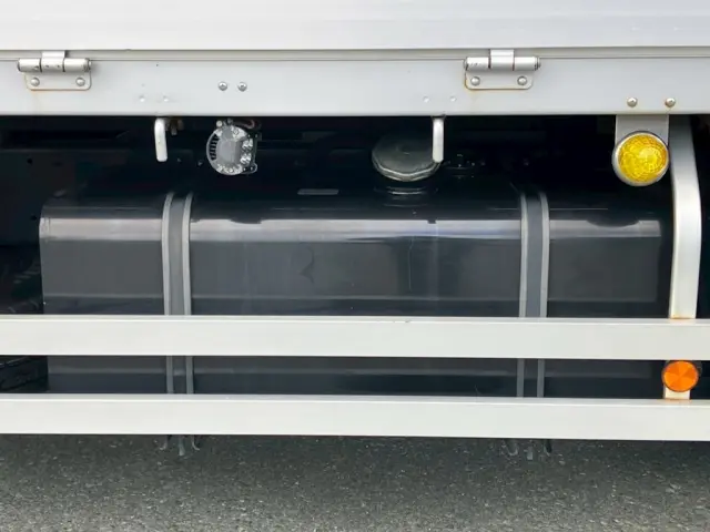 燃料タンクは200Lです。|日野 レンジャー 2PG-FD2ABG(2WD)の写真39