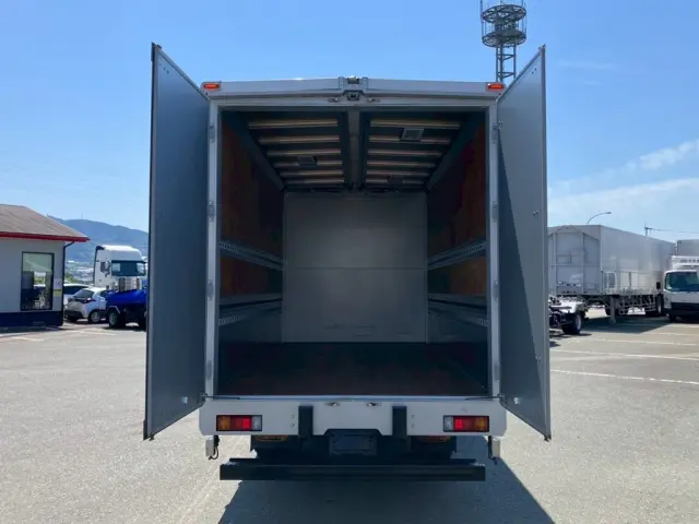 リヤドアは90度ストッパー付きです。|トヨタ ダイナ 2RG-XZU710(2WD)の写真9