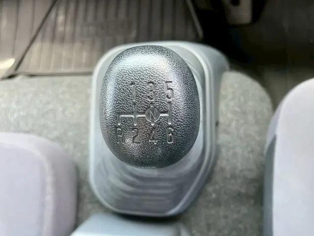 MT6速です。|いすゞ フォワード 2PG-FRR90S2(2WD)の写真34