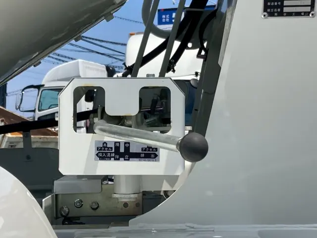 上物の操作レバーです。(助手席側)|いすゞ フォワード 2PG-FRR90S4(2WD)の写真15