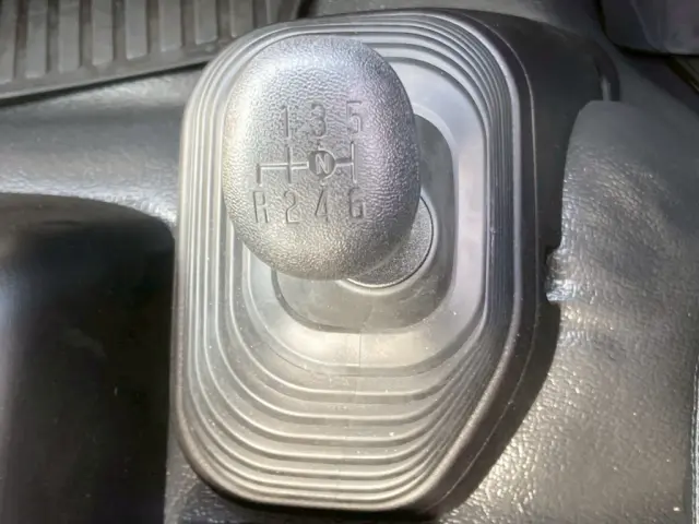 MT6速です。|いすゞ フォワード 2PG-FRR90S4(2WD)の写真24