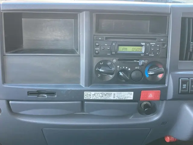 インパネ周りの状態です。|いすゞ エルフ TPG-NKR85AN(2WD)の写真29