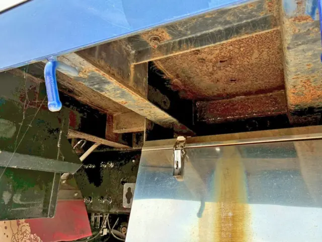 シャーシとネタの状態です。(縦ネタ・横ネタは鉄製です)|三菱 ファイター QDG-FQ62F(6x4)の写真11