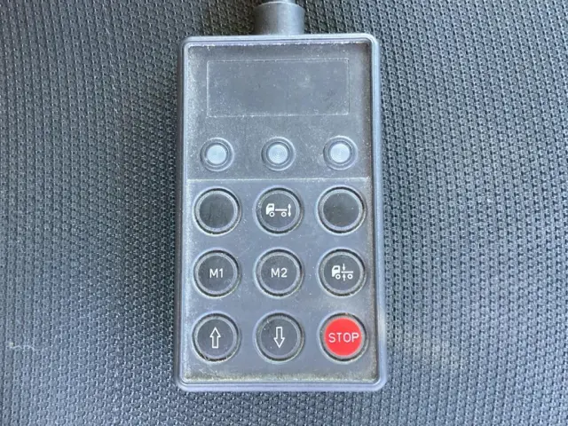 エアサスのコントローラーです。|いすゞ ギガ 2KG-EXD52CDの写真24