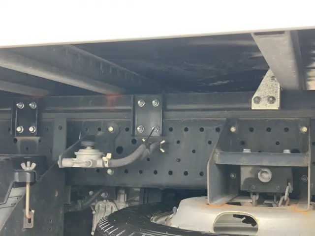 いすゞ エルフ 2RG-NLR88AN(2WD)の写真6