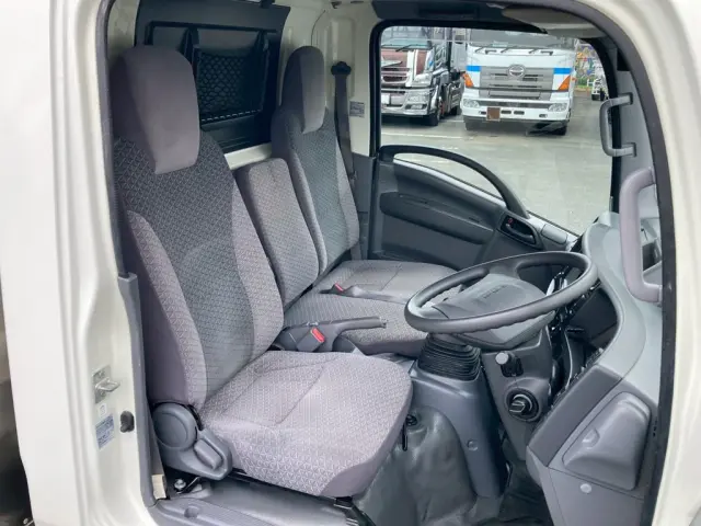 いすゞ エルフ 2RG-NLR88AN(2WD)の写真7
