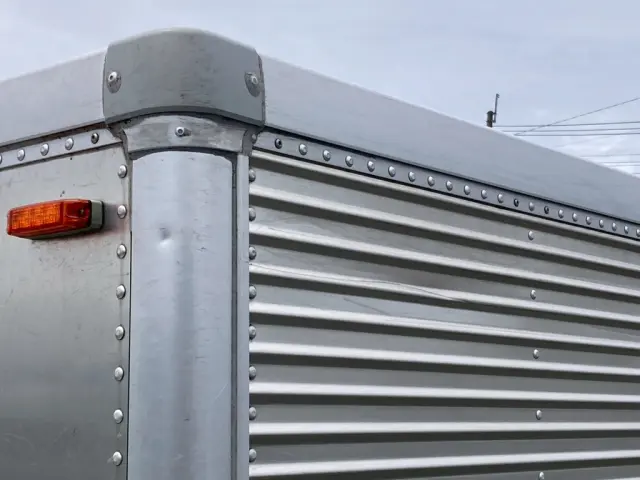 いすゞ エルフ 2RG-NLR88AN(2WD)の写真22