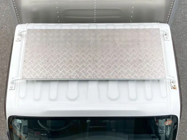 いすゞ エルフ 2RG-NLR88AN(2WD)の写真32