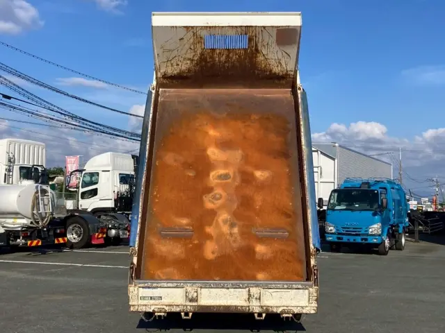床は鉄製です。|日野 デュトロ 2KG-XZU700X(2WD)の写真10