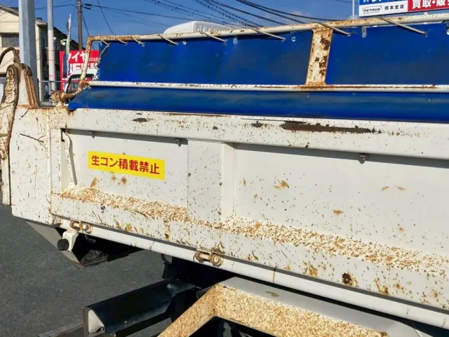 運転席側アオリにスレ、錆があります。|日野 デュトロ 2KG-XZU700X(2WD)の写真28