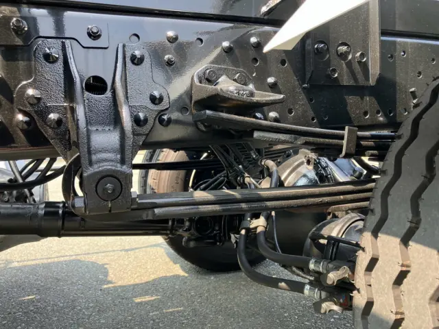 リーフサスです。|三菱 ファイター 2KG-FK72F(2WD)の写真5