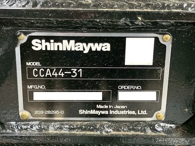 アームロールのコーションです。|三菱 ファイター 2KG-FK72F(2WD)の写真16