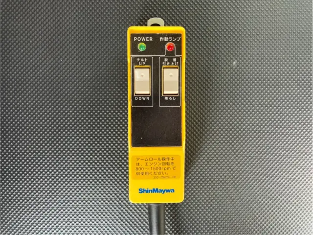 アームロールのコントローラーです。|三菱 ファイター 2KG-FK72F(2WD)の写真19