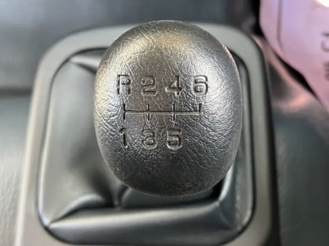 MT6速です。|三菱 ファイター 2KG-FK72F(2WD)の写真21
