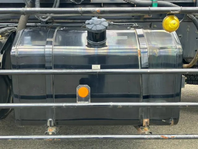 燃料タンクは300Lです。|三菱 スーパーグレート 2KG-FV70HYの写真59
