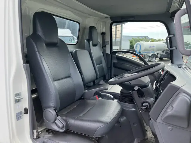 いすゞ エルフ TPG-NPR85N(2WD)の写真7